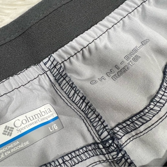 Columbia Omni shield Twisted Creek Mens Dark Blue shorts Large - Picture 6 of 15